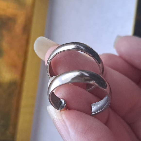 Estate find vintage Silver Earrings postback - Picture 2 of 5